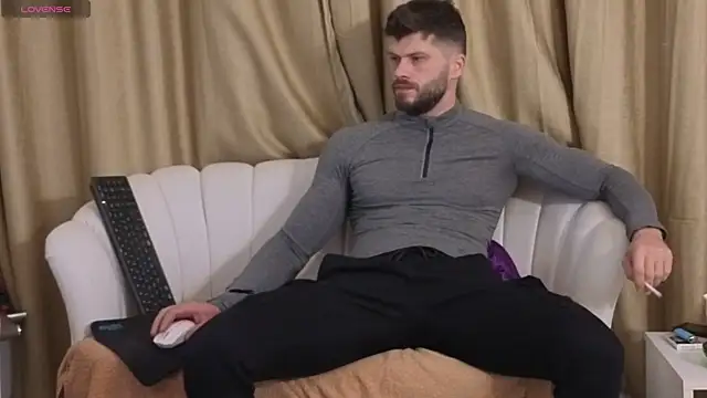 Snapshot of TheTopAlex chatting on October 31, 2025, 3:51 am TheTopAlex online show from October 31, 2025, 3:51 am