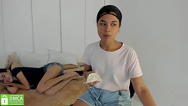 sexychanell 18 online show from December 26, 2024, 3:53 pm