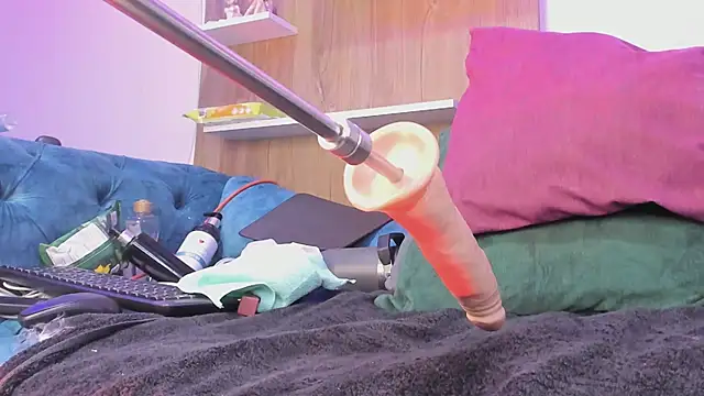 -camila-cooper-  online show from April 15, 2026, 9:38 am