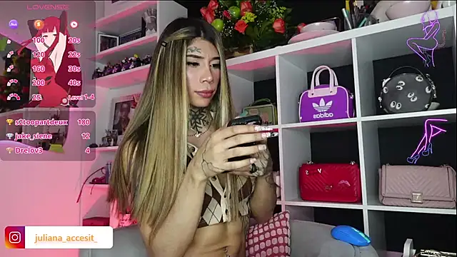 caroline cossei online show from February 11, 2025, 9:09 am