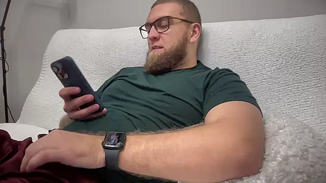 Bear bear  online show from December 6, 2024, 2:28 pm
