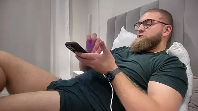 Bear bear  online show from October 10, 2025, 2:38 pm