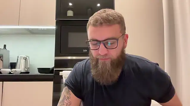 Bear bear  online show from November 20, 2025, 12:38 pm