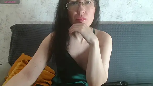 Snapshot of Frederica_ chatting on May 10, 2026, 9:25 am Frederica online show from May 10, 2026, 9:25 am
