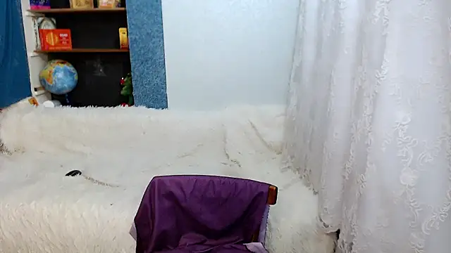 Snapshot of Rainbow_lady chatting on February 2, 2025, 10:13 am Rainbow lady online show from February 2, 2025, 10:13 am