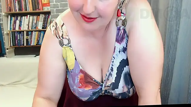 Snapshot of Rainbow_lady chatting on September 13, 2025, 2:17 pm Rainbow lady online show from September 13, 2025, 2:17 pm