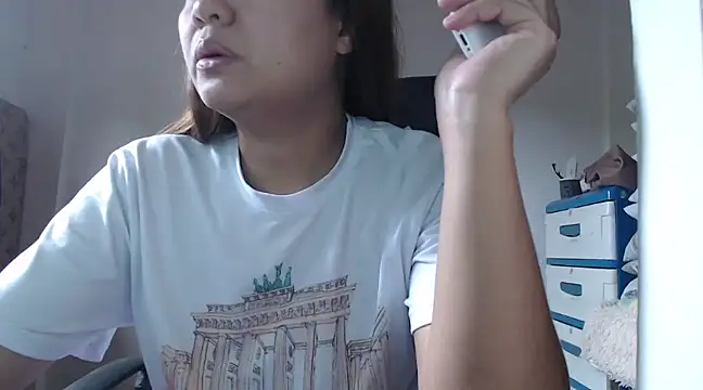 Snapshot of xTheLastVIRGINx chatting on December 2, 2024, 5:26 am xTheLastVIRGINx online show from December 2, 2024, 5:26 am