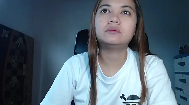 Snapshot of xTheLastVIRGINx chatting on December 10, 2024, 3:30 am xTheLastVIRGINx online show from December 10, 2024, 3:30 am