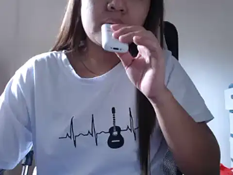 Snapshot of xTheLastVIRGINx chatting on December 11, 2024, 5:32 am xTheLastVIRGINx online show from December 11, 2024, 5:32 am