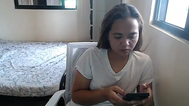 Snapshot of xTheLastVIRGINx chatting on October 2, 2025, 6:09 am xTheLastVIRGINx online show from October 2, 2025, 6:09 am