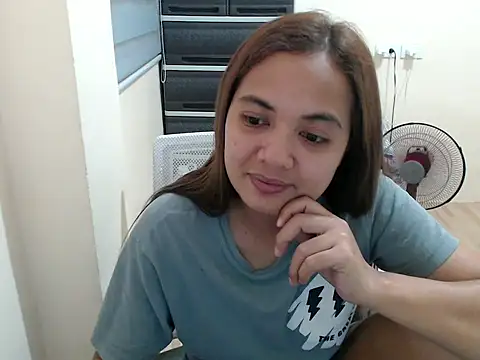 Snapshot of xTheLastVIRGINx chatting on April 28, 2026, 2:55 pm xTheLastVIRGINx online show from April 28, 2026, 2:55 pm