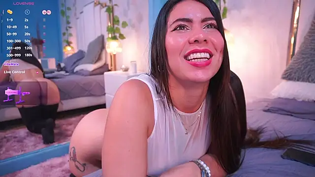 Snapshot of lara_giraldo chatting on January 12, 2025, 7:00 am lara giraldo online show from January 12, 2025, 7:00 am