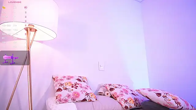 Snapshot of lara_giraldo chatting on January 25, 2025, 1:43 am lara giraldo online show from January 25, 2025, 1:43 am