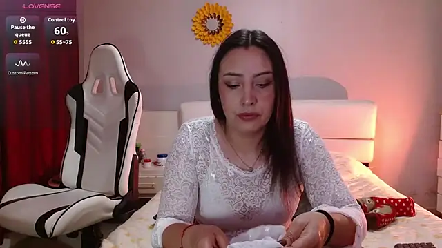 Freyja soh online show from November 21, 2025, 9:02 pm