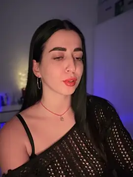 Snapshot of Emylia chatting on December 8, 2024, 10:25 pm Emylia online show from December 8, 2024, 10:25 pm