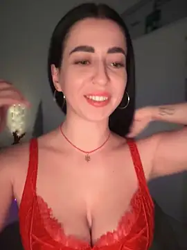 Snapshot of Emylia chatting on December 11, 2024, 9:34 pm Emylia online show from December 11, 2024, 9:34 pm