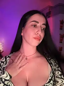 Snapshot of Emylia chatting on December 13, 2024, 11:39 pm Emylia online show from December 13, 2024, 11:39 pm