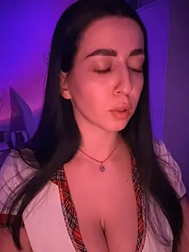 Snapshot of Emylia chatting on January 17, 2025, 7:16 pm Emylia online show from January 17, 2025, 7:16 pm