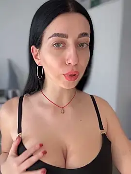 Snapshot of Emylia chatting on January 18, 2025, 12:36 pm Emylia online show from January 18, 2025, 12:36 pm