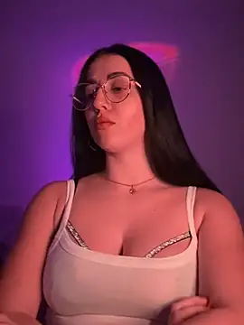 Snapshot of Emylia chatting on February 26, 2025, 9:58 pm Emylia online show from February 26, 2025, 9:58 pm