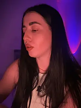 Snapshot of Emylia chatting on February 27, 2025, 1:05 am Emylia online show from February 27, 2025, 1:05 am