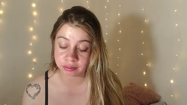 SweetSofty online show from September 24, 2025, 9:51 pm