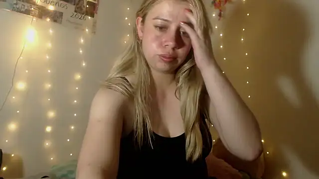 Snapshot of SweetSofty chatting on June 14, 2026, 1:36 am SweetSofty online show from June 14, 2026, 1:36 am