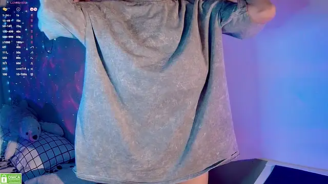 xwiuiwx online show from December 7, 2024, 2:42 am