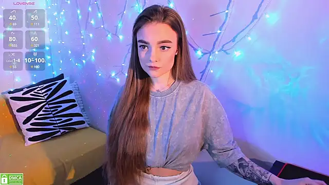 xwiuiwx online show from February 6, 2025, 7:07 pm