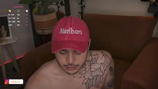 Arkaikomz online show from March 9, 2025, 1:35 am