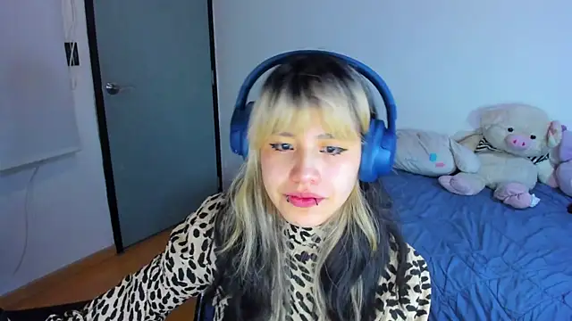 Akane-Mou online show from January 4, 2025, 9:43 am