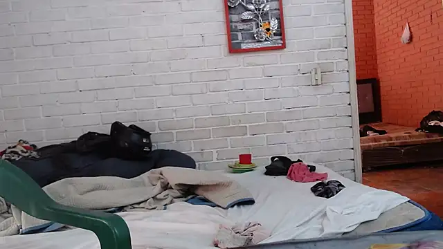 valeriaswang Lucas online show from February 4, 2026, 8:14 pm