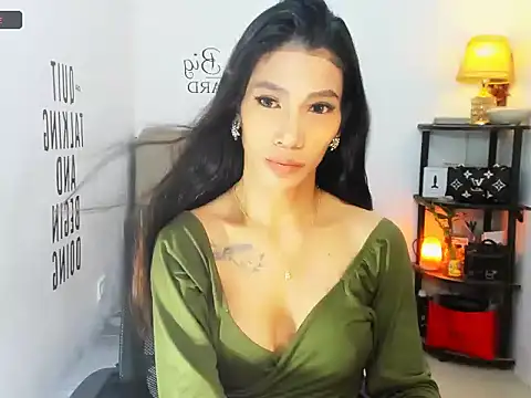 Trixie Mattel21 online show from April 12, 2026, 11:43 pm