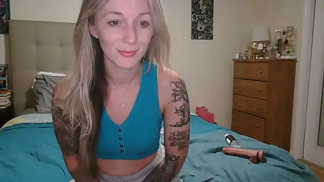 Heyitsmee33 online show from October 21, 2025, 10:27 am