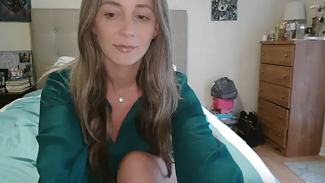 Snapshot of Heyitsmee33 chatting on March 12, 2026, 10:49 pm Heyitsmee33 online show from March 12, 2026, 10:49 pm