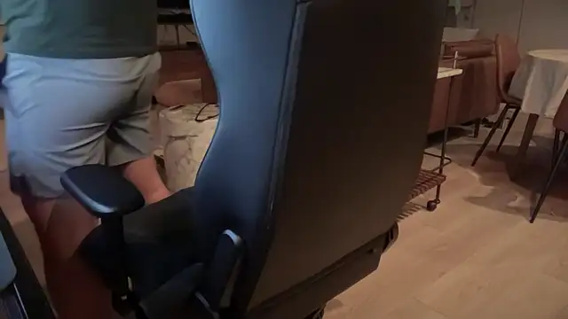 HungandThickLatin online show from March 10, 2025, 12:59 pm