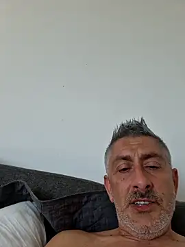 Snapshot of DildoG45 chatting on June 6, 2026, 8:52 am DildoG45 online show from June 6, 2026, 8:52 am