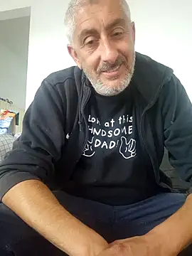 cuci45 online show from September 26, 2025, 3:16 pm