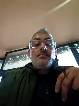 cuci45 online show from November 12, 2025, 1:22 pm