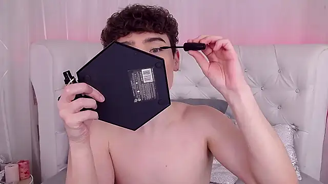 RobbyCharming online show from October 22, 2025, 3:51 am