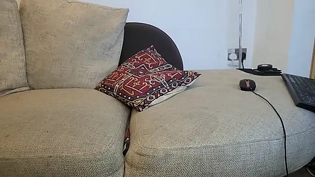 Snapshot of uk-bobbie-uk chatting on October 21, 2025, 6:25 am uk-bobbie-uk online show from October 21, 2025, 6:25 am