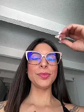 charlotte stevenss  online show from January 17, 2025, 4:04 pm