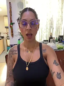 charlotte stevenss  online show from March 5, 2025, 5:18 pm