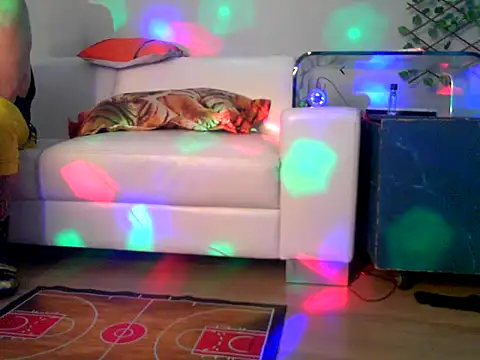 OSIRlS online show from February 21, 2026, 4:52 pm