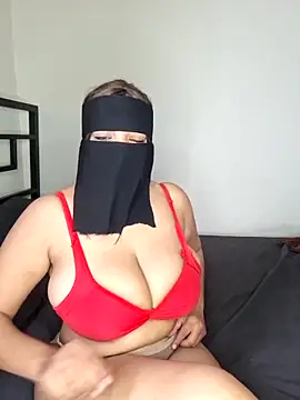 amerlov15 online show from November 1, 2025, 11:45 am