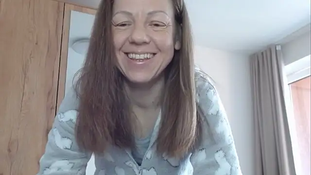 Snapshot of Popppka chatting on February 13, 2025, 11:06 am Popppka online show from February 13, 2025, 11:06 am