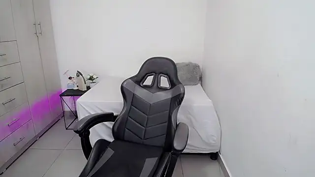 Youlittlepervertt  online show from January 7, 2026, 3:53 am