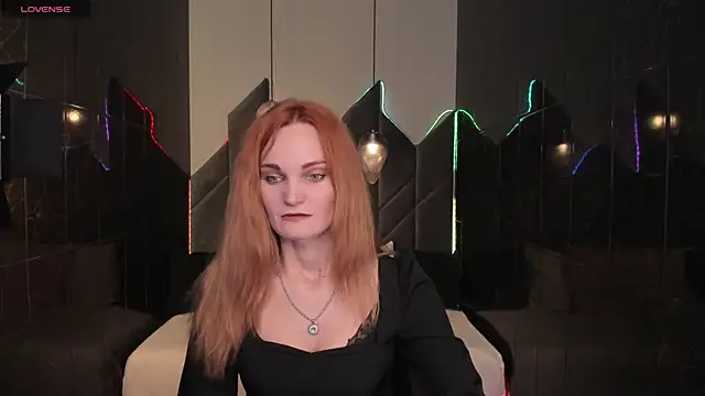 SaraSubtlety online show from November 14, 2025, 1:32 pm