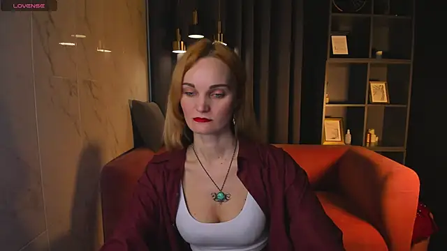 SaraSubtlety online show from December 17, 2025, 1:28 pm