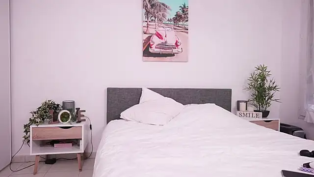 Bella Twine online show from March 9, 2025, 2:21 pm